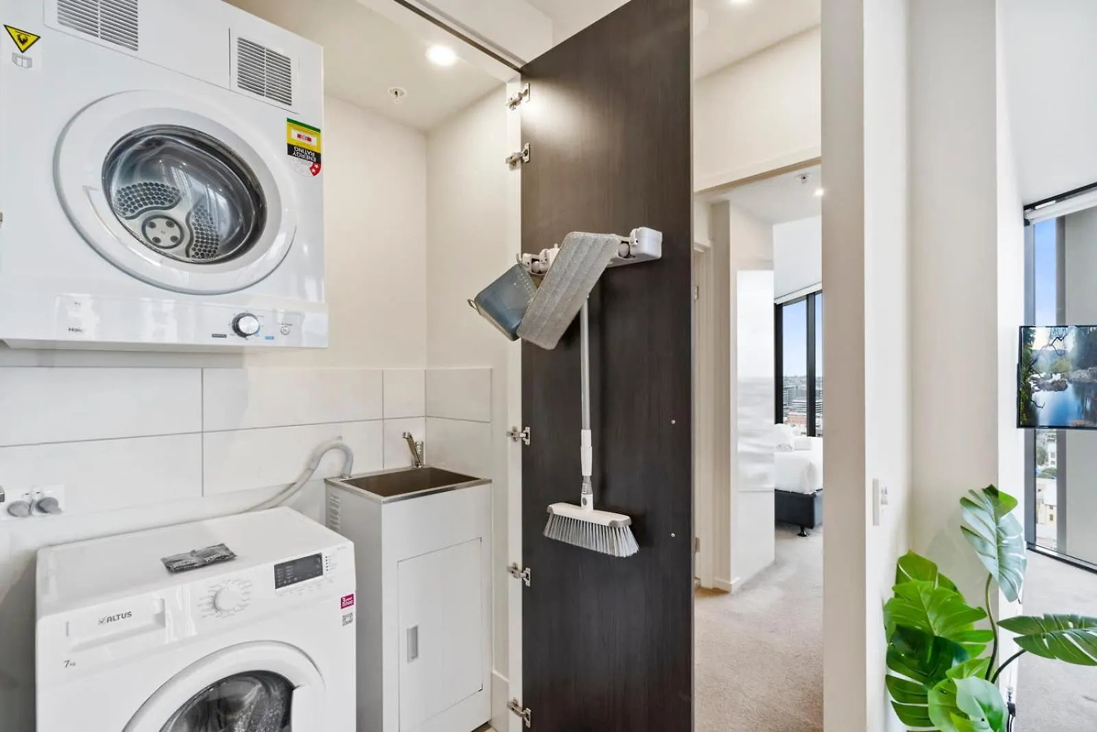 Story Bridge Brisbane City & River View 2 Bedroom With Car Park 0*,